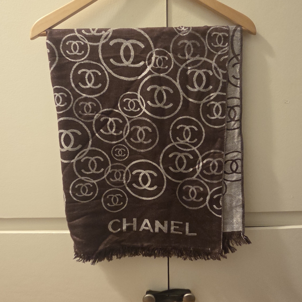 Chanel Brown and Silver Logo Scarf - Picture 7 of 8